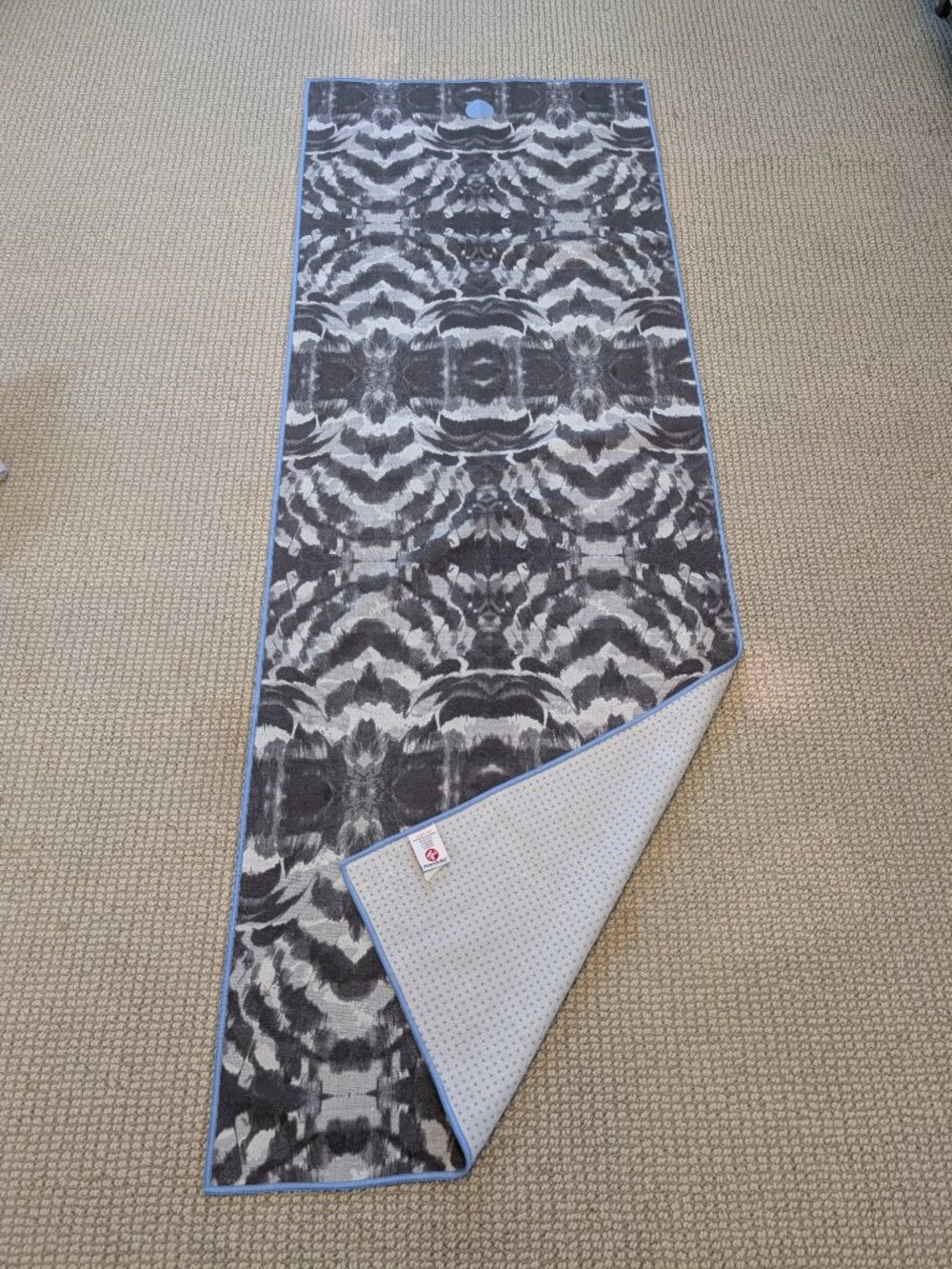 Manduka Yogitoes Hot Yoga Towel Mat